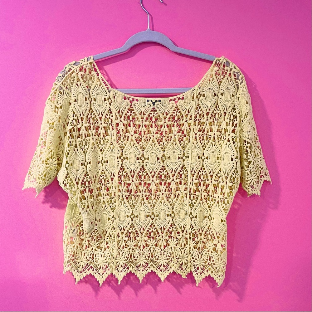 Janet Paris NWOT Yellow Lace Top
